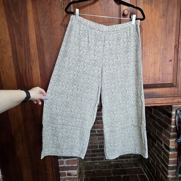 Eileen Fisher Ecru Broken Chevron Pattern Wide Crop Pants - Medium - Picture 2 of 11